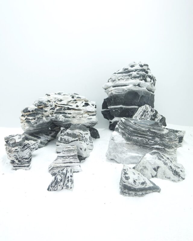 [BOX OF 17 PCS] Black & White Multilayer Thin Line Small 12-18cm