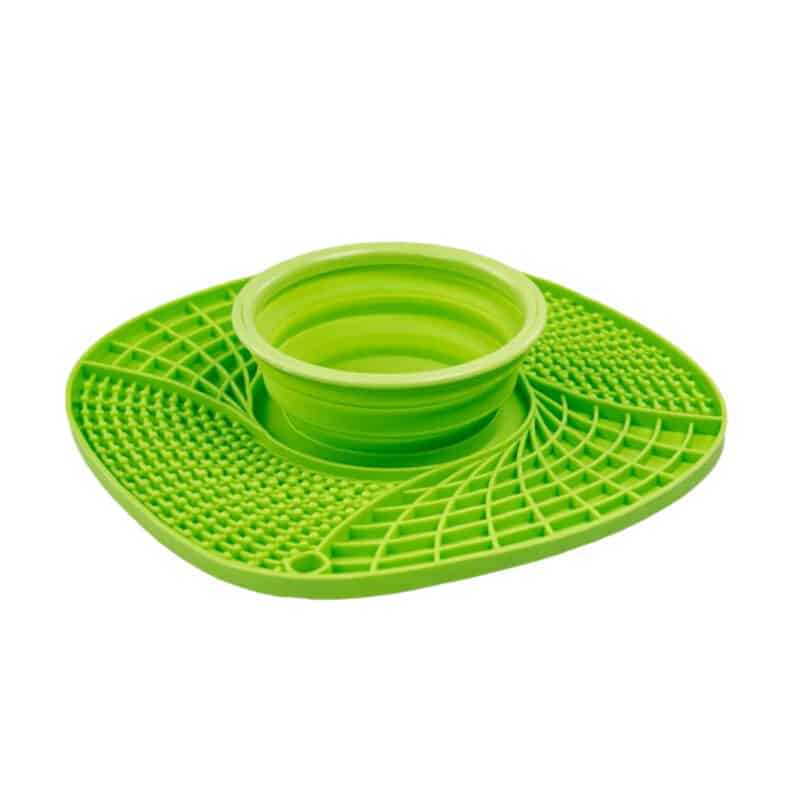 TaraPet Silicone Snuffle Mat with Water Bowl, Licking Mat for Dogs and Cats, 3 in 1 Slow Feeder Mat with Strong Suction, Slow Feed Food Bowl for Fast Eating (Green)